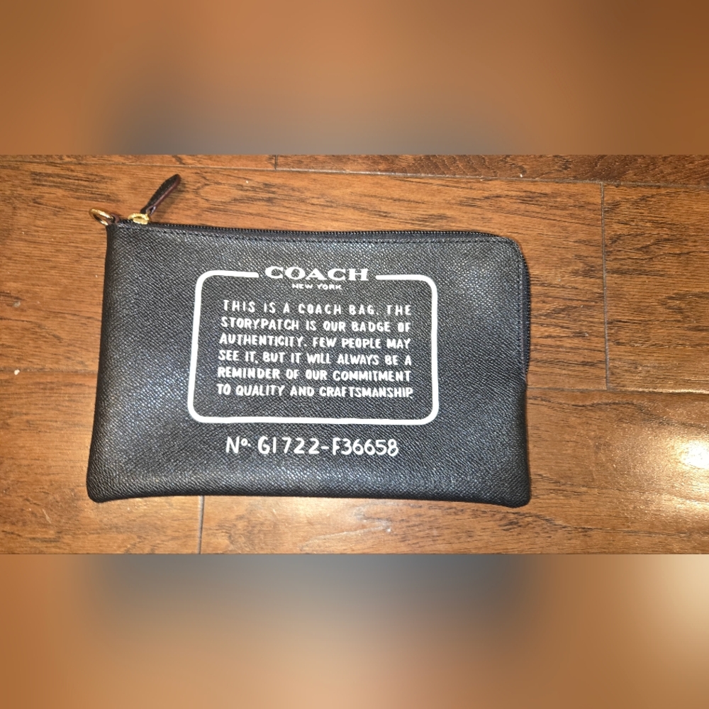 Coach ‘Storypatch’ wristlet | crossgrain leather